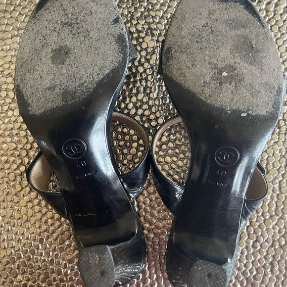 CHANEL BLACK LOGO HEELS - Picture 6 of 7